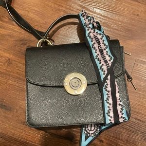 Henri bendel crossbody black